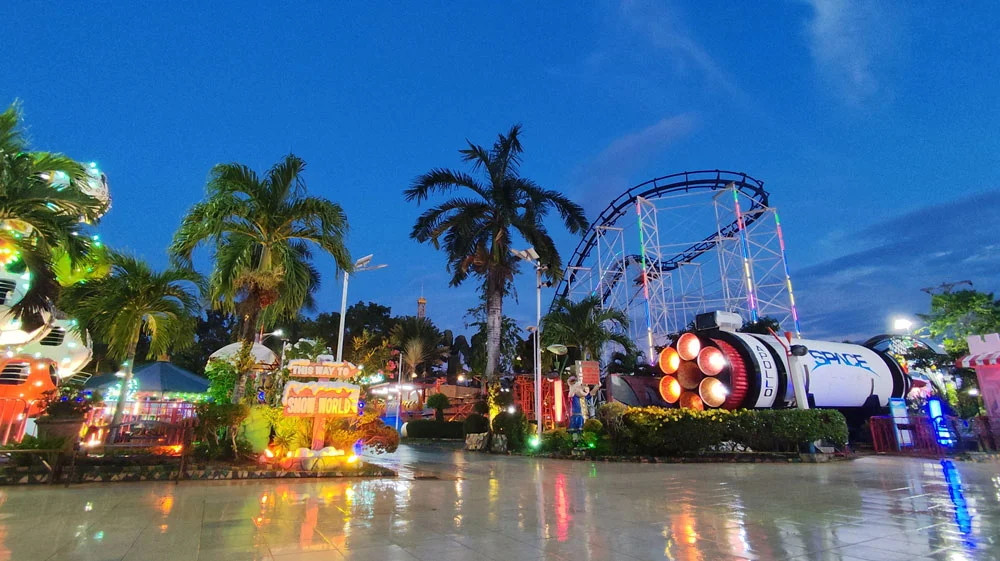 Glorious Fantasyland
