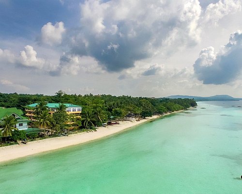 Dumaluan Beach