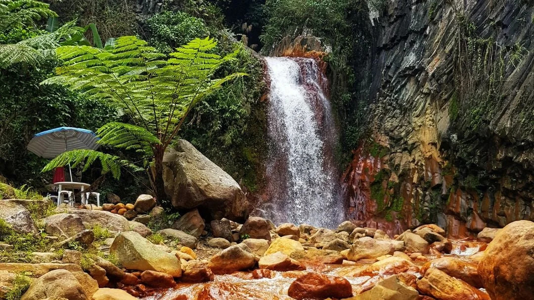 Pulangbato Falls